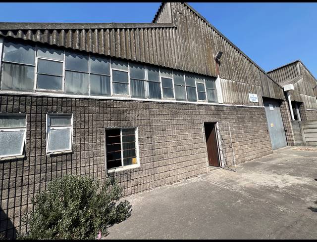 1,400M² WAREHOUSE FOR SALE IN BLACKHEATH INDUSTRIAL
